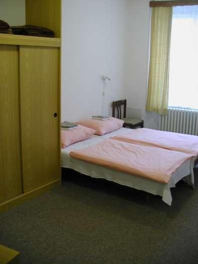 Church Pension Praha - Husuv Dum Room photo